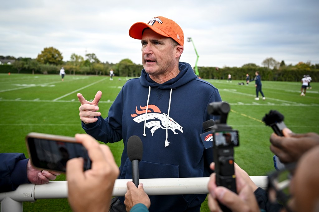 Giants to interview Broncos ST coordinator Darren Rizzi for HC job