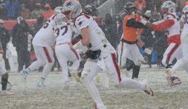 New England Patriots Drake Maye rushes past Broncos for AFC Championship