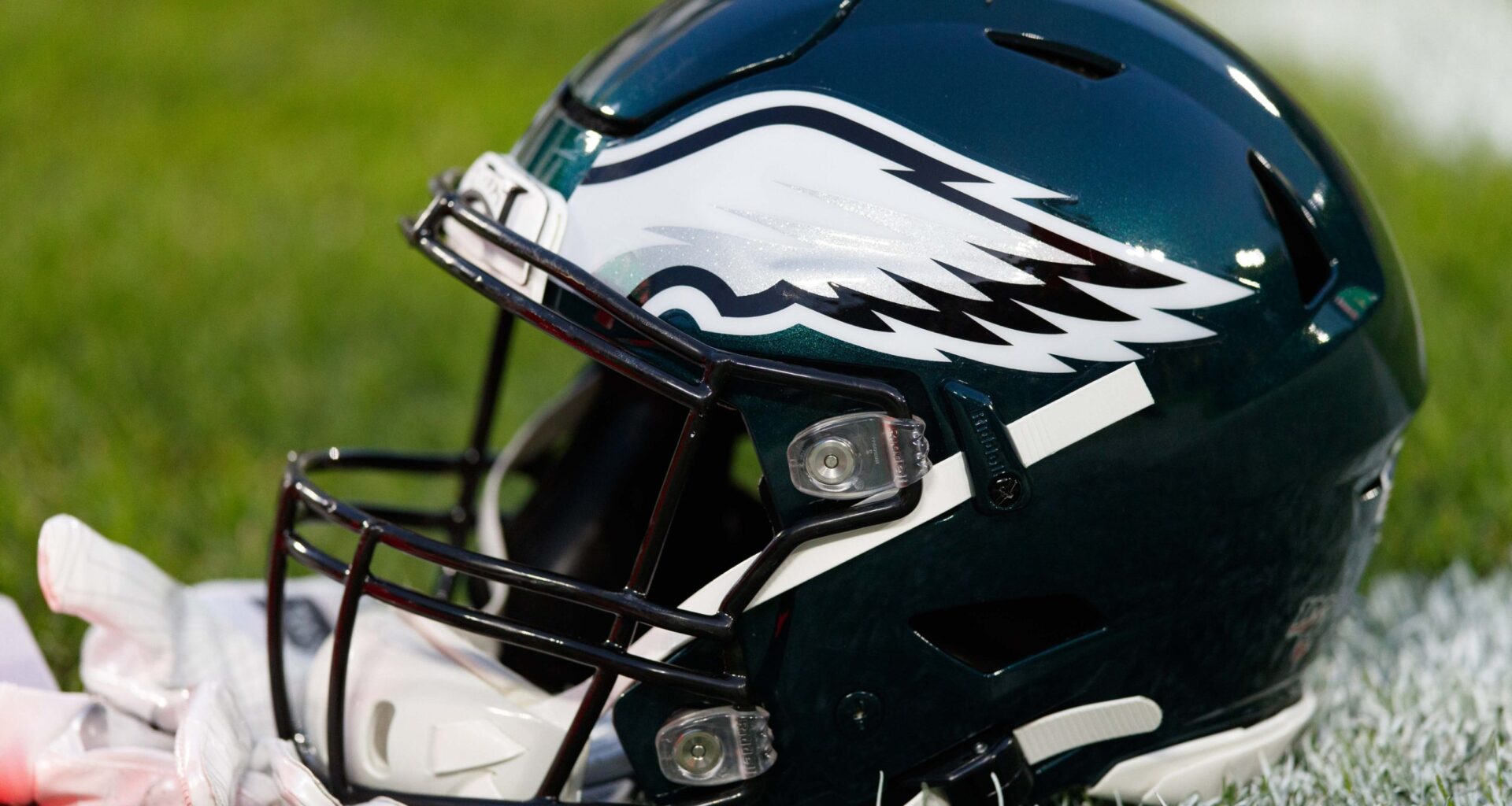 NFL world reacts as Eagles officially replace coach