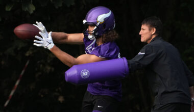 Latest Vikings Injury Report Raises Concerns About 2 Playmakers