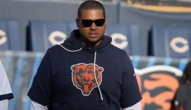 Will the Bears receive draft picks if assistant GM leaves for Falcons job? image