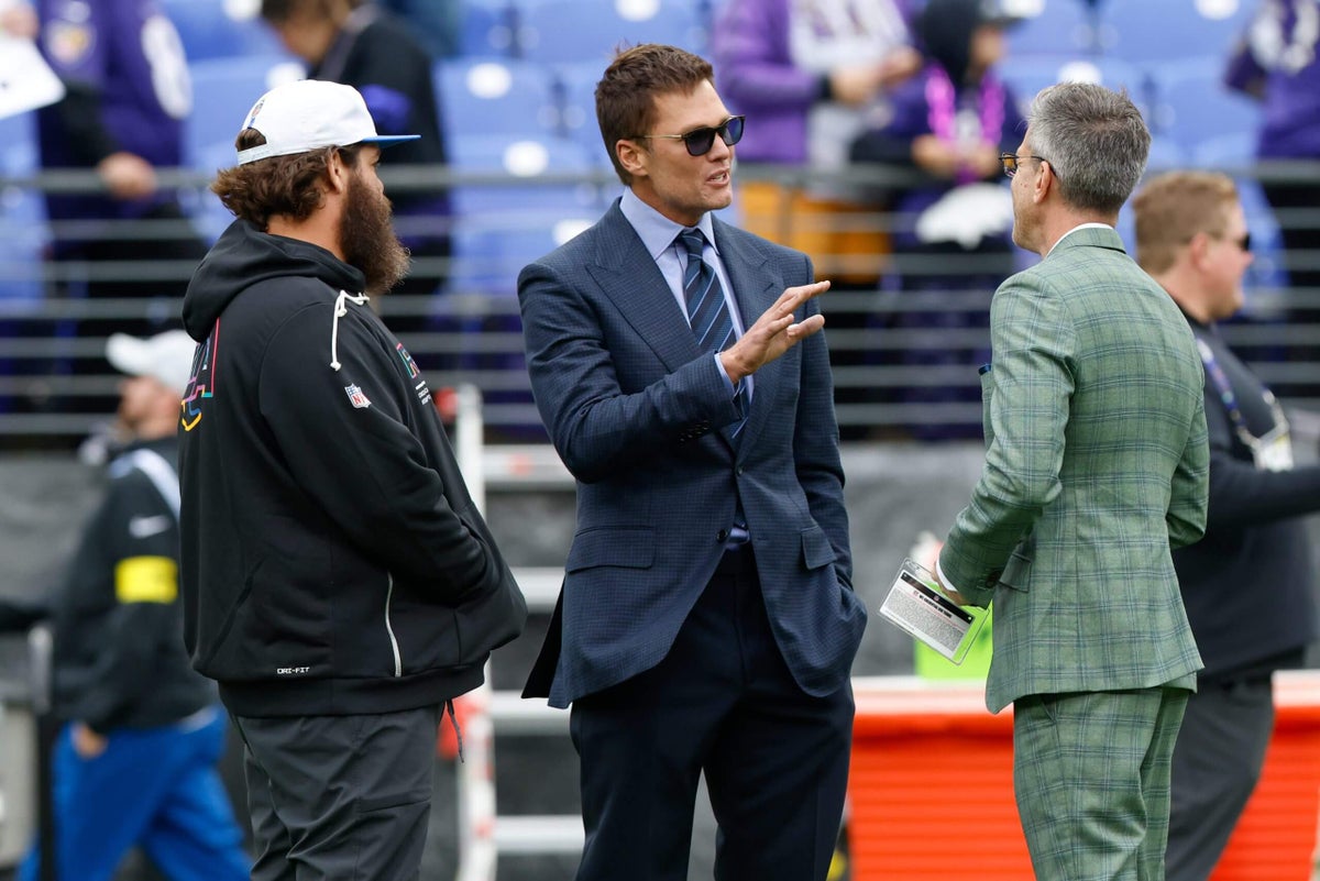 Are NFL players OK with Tom Brady’s dual role as an owner and a broadcaster?