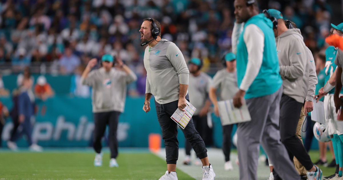 Report: Eagles interviewed former Dolphins offensive coordinator Frank Smith for open OC job