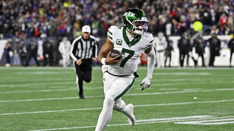 Jets predicted to replace Justin Fields with $5 million dual-threat passer image