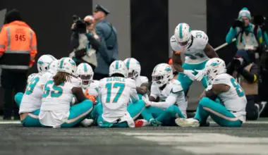 Dolphins breakout center named finalist for NFL's new best OL award image