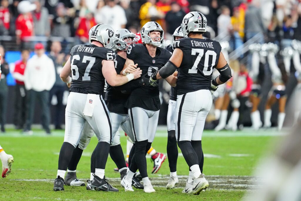 1. Las Vegas Raiders (3–14)