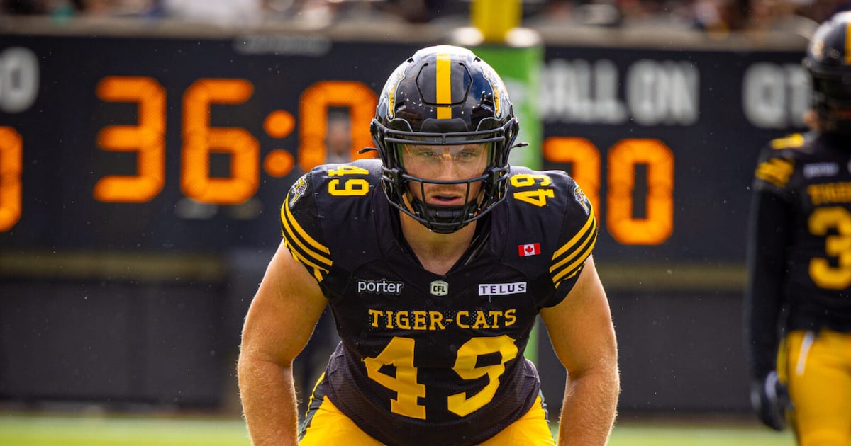 Devin Veresuk signs NFL contract