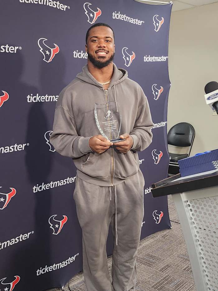 Texans’ Azeez Al-Shaair named PFWA local chapter Media Good Guy award winner: ‘Grateful’