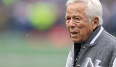 Patriots owner surprises fallen officer’s family with Super Bowl tickets