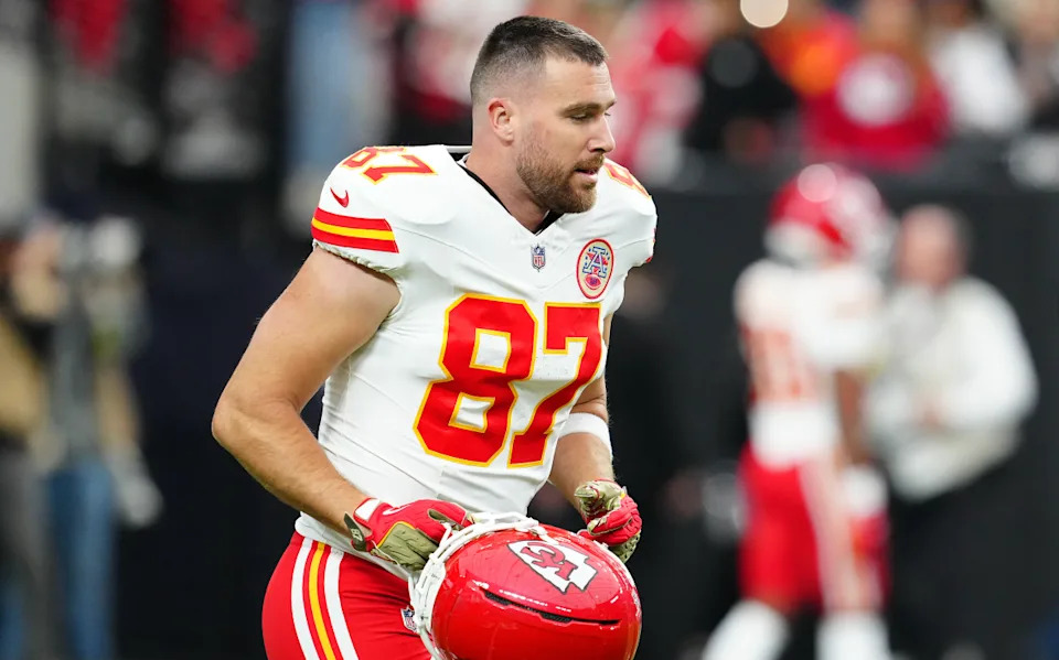 Kansas City Chiefs tight end Travis Kelce (87) warms up before a game against the Las Vegas RaidersStephen R&period; Sylvanie-Imagn Images