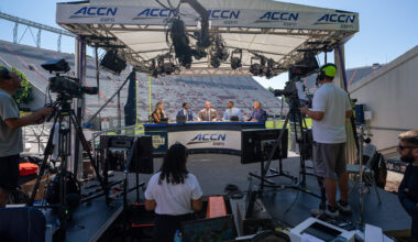 Nike Swoosh Logo White