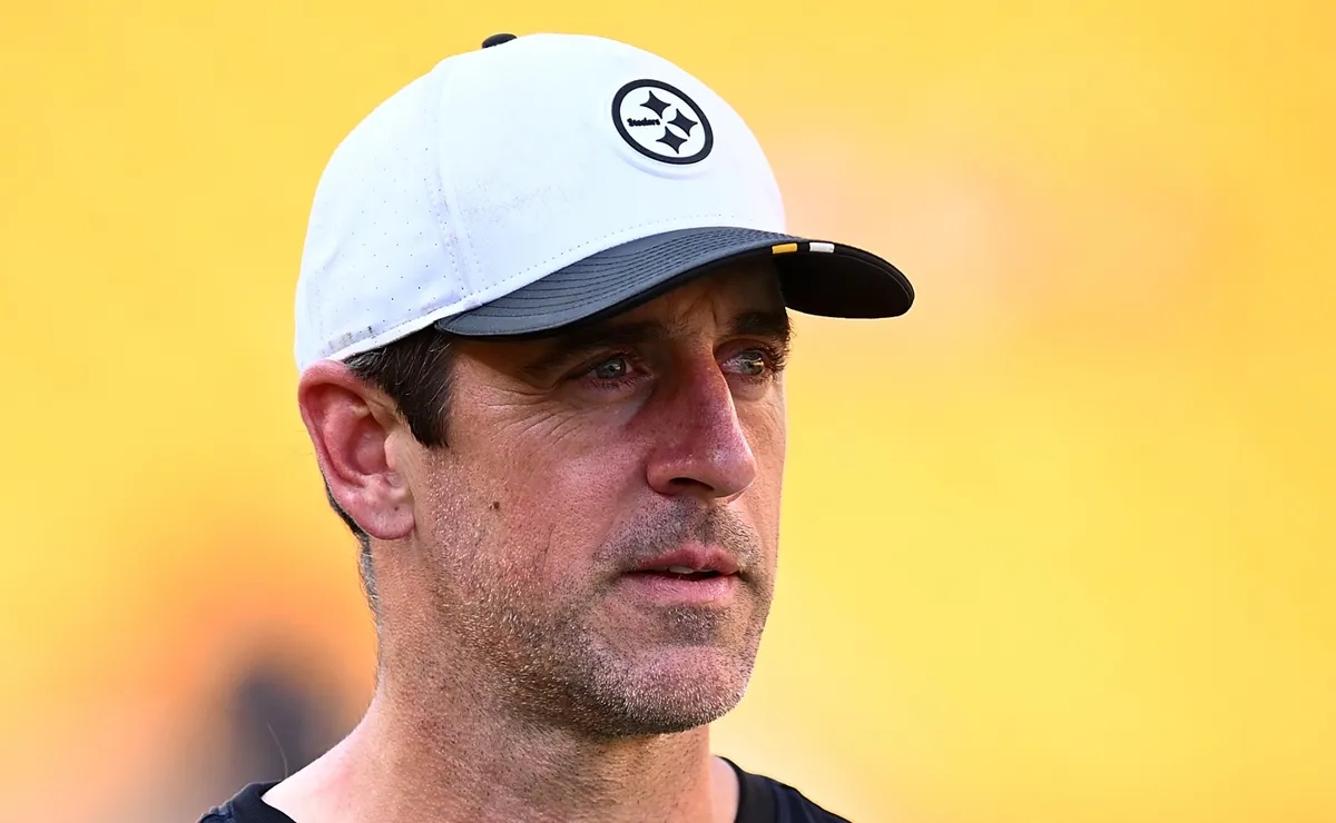 Steelers head coach Mike McCarthy might have inadvertently revealed Aaron Rodgers' retirement decision for 2026