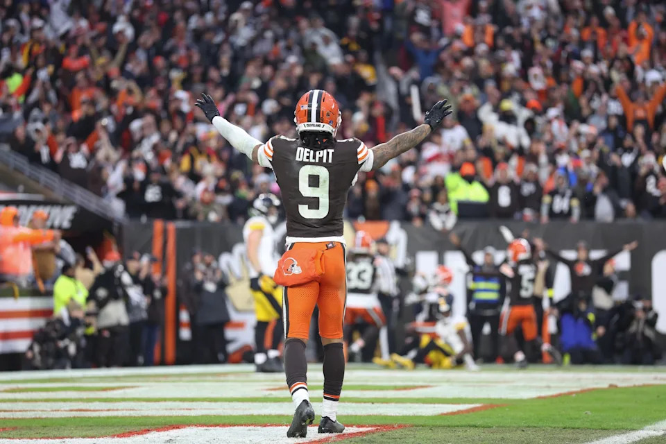 Dec 28, 2025; Cleveland, Ohio, USA; Cleveland Browns safety Grant Delpit (9) celebrates an incomplete pass in the fourth quarter against the Pittsburgh Steelers at Huntington Bank Field. Mandatory Credit: Scott Galvin-Imagn Images