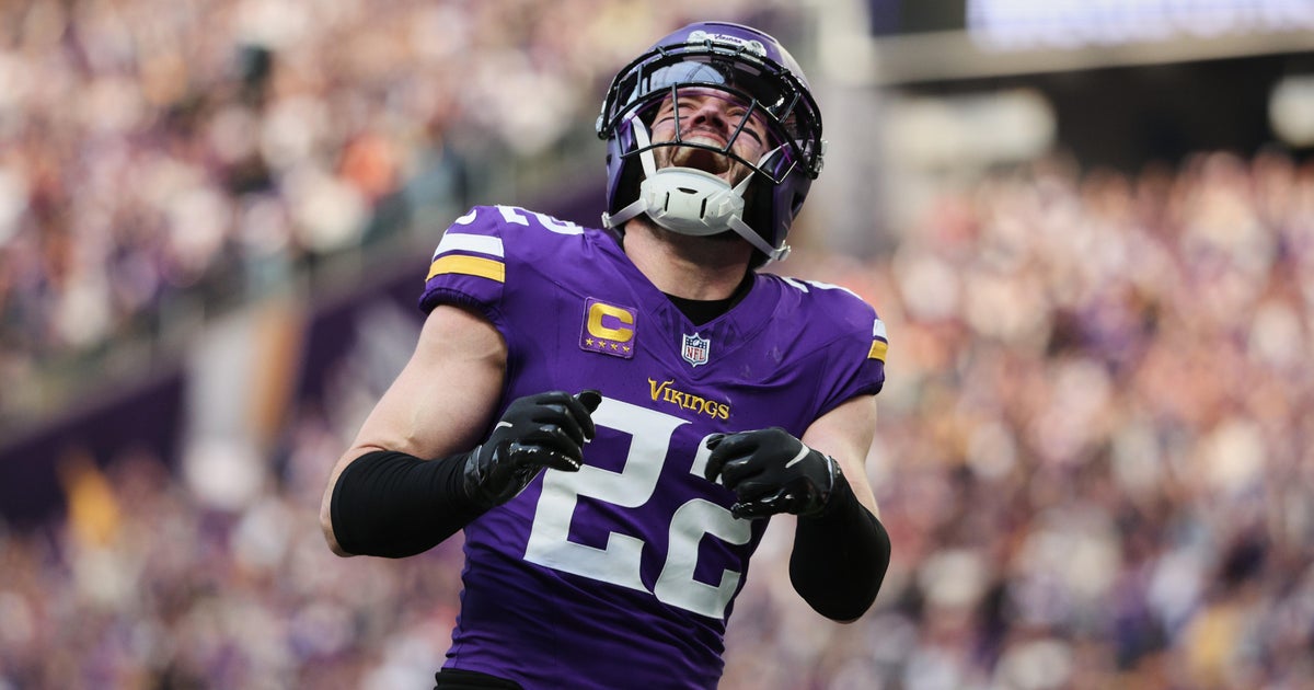 Harrison Smith stays in the moment with the Vikings, as his 14th season winds down
