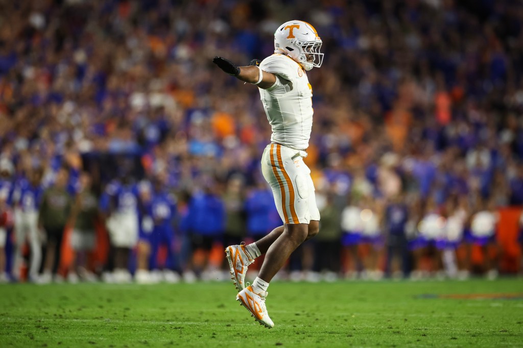 Tennessee Volunteers player Arion Carter reacting to a missed field goal by the Florida Gators.