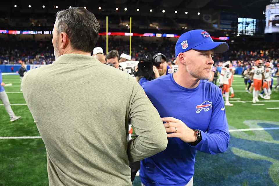 CHARLOTTE, NORTH CAROLINA – AUGUST 08: Quarterback Shedeur Sanders #12 of the Cleveland Browns reacts at the line of scrimmage in the first half during the NFL Preseason 2025 game against the Carolina Panthers at Bank of America Stadium on August 08, 2025 in Charlotte, North Carolina. (Photo by Jared C. Tilton/Getty Images) | Jeff Lange / USA TODAY NETWORK via Imagn Images