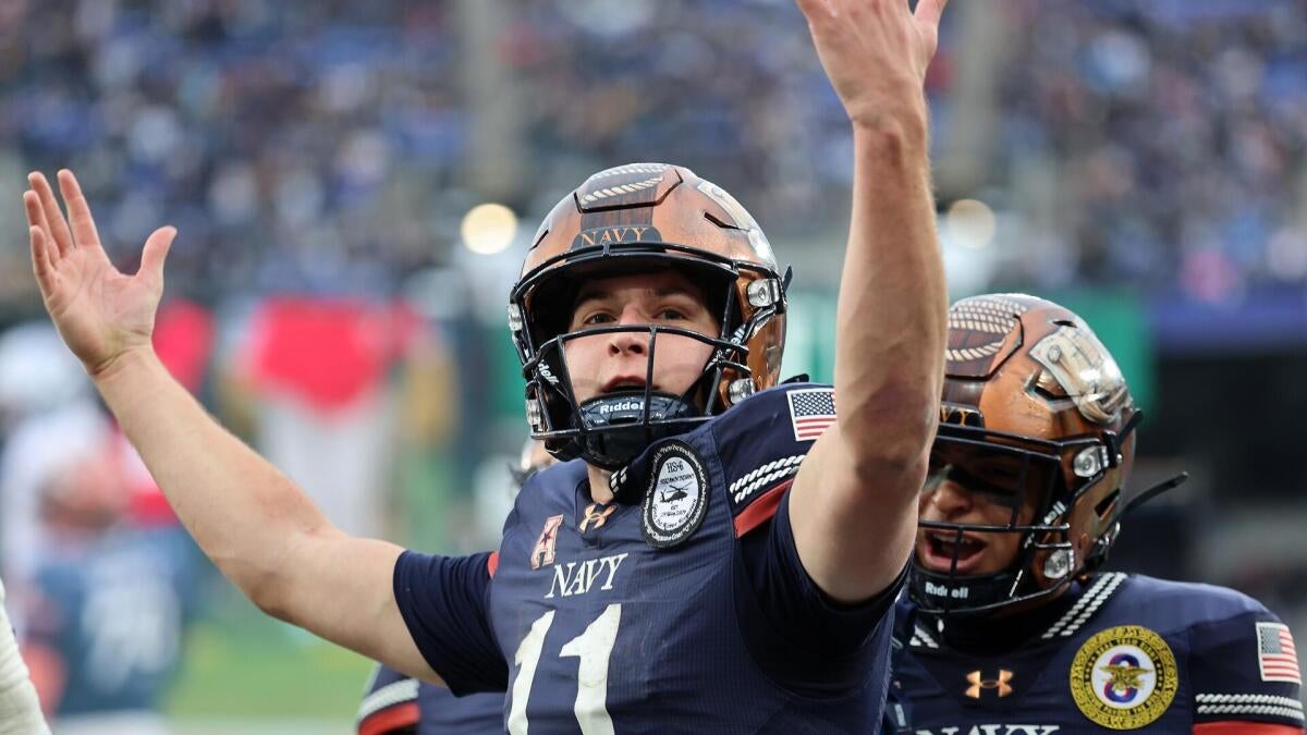 College football bowl and 2026 CFP picks, predictions: Legendary Vegas expert reveals best bets today