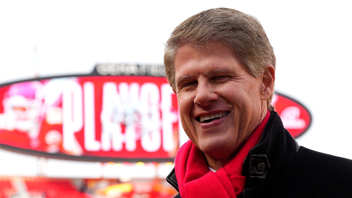 Clark Hunt at the 2025 AFC divisional round game