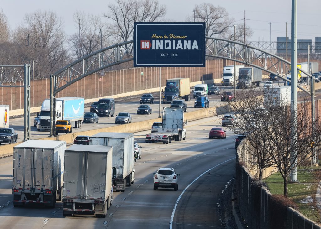 As Bears dangle Indiana stadium, Kansas City weighs Chiefs move