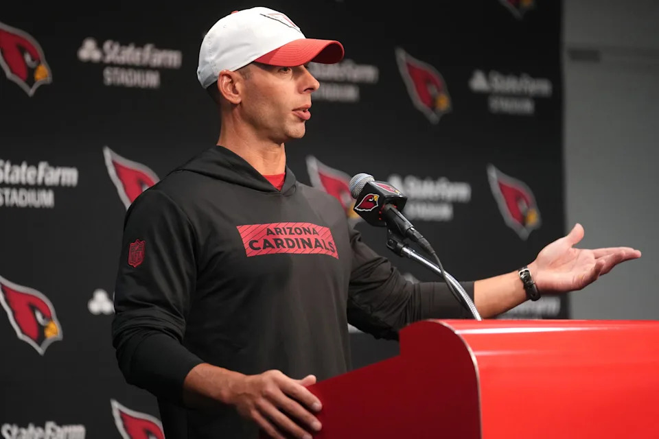 Arizona Cardinals head coach Jonathan Gannon addresses the media during a news conference at State Farm Stadium in Glendale on July 24, 2024.&nbsp;© Joe Rondone/The Republic / USA TODAY NETWORK.
