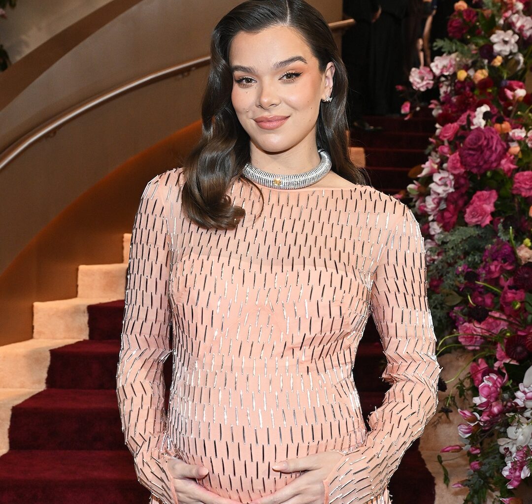 Golden Globes: Josh Allen Reacts to Hailee Steinfeld's Appearance