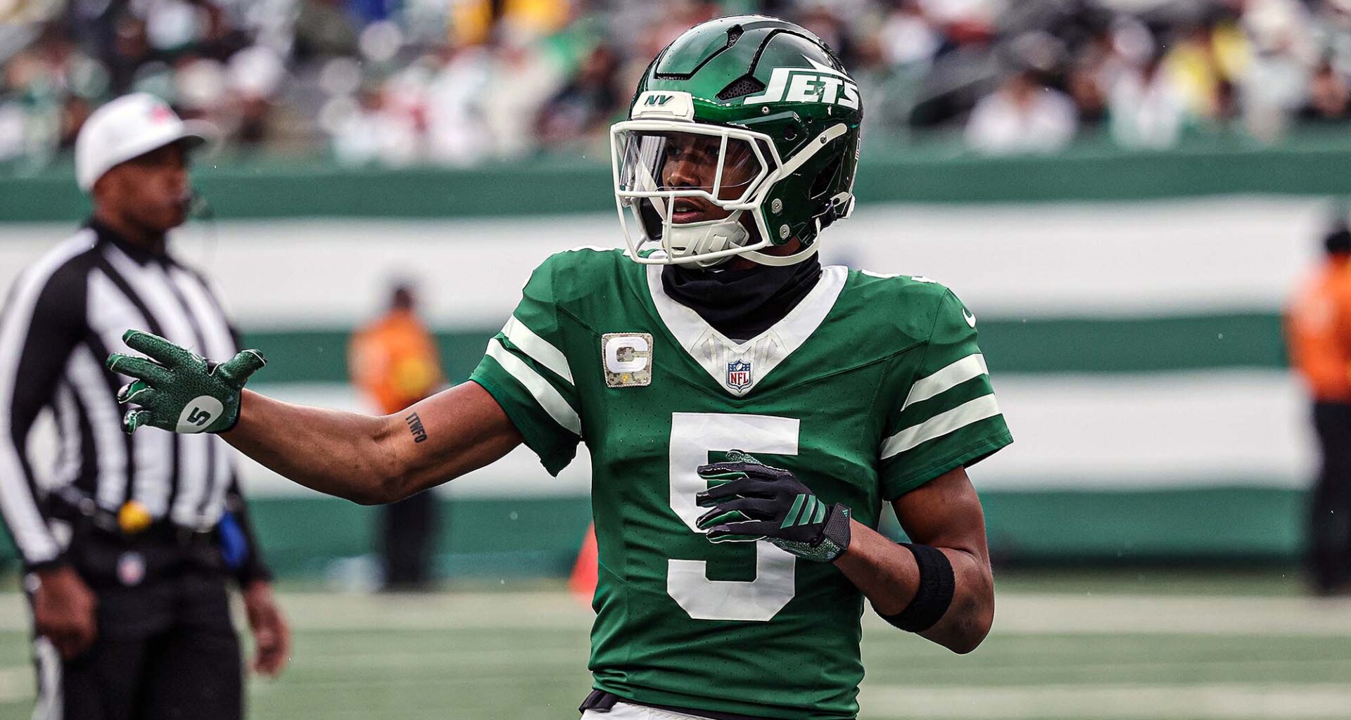 Jets' Garrett Wilson dunks on 'square' Stephen A. Smith