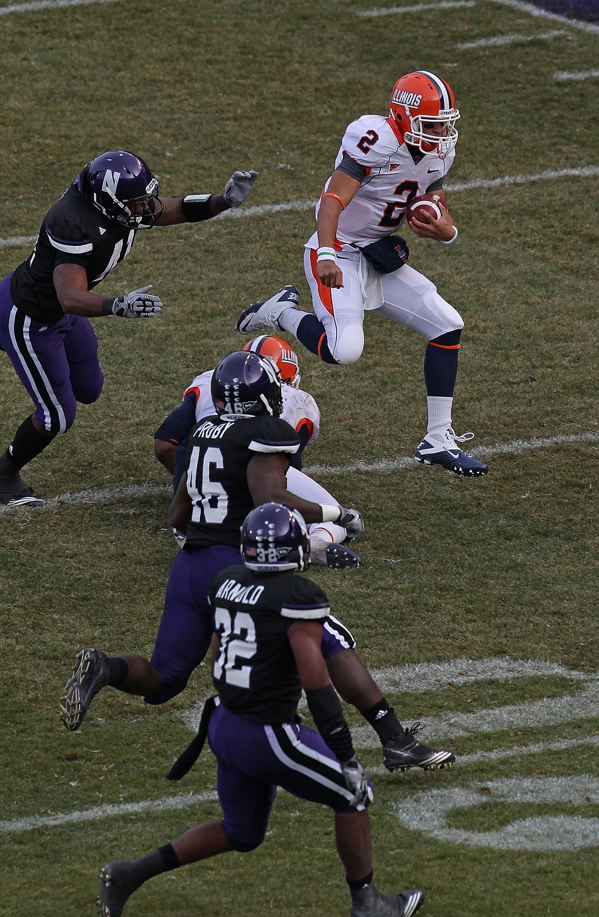 Nathan Scheelhaase #2 of the Illinois Fighting Illini