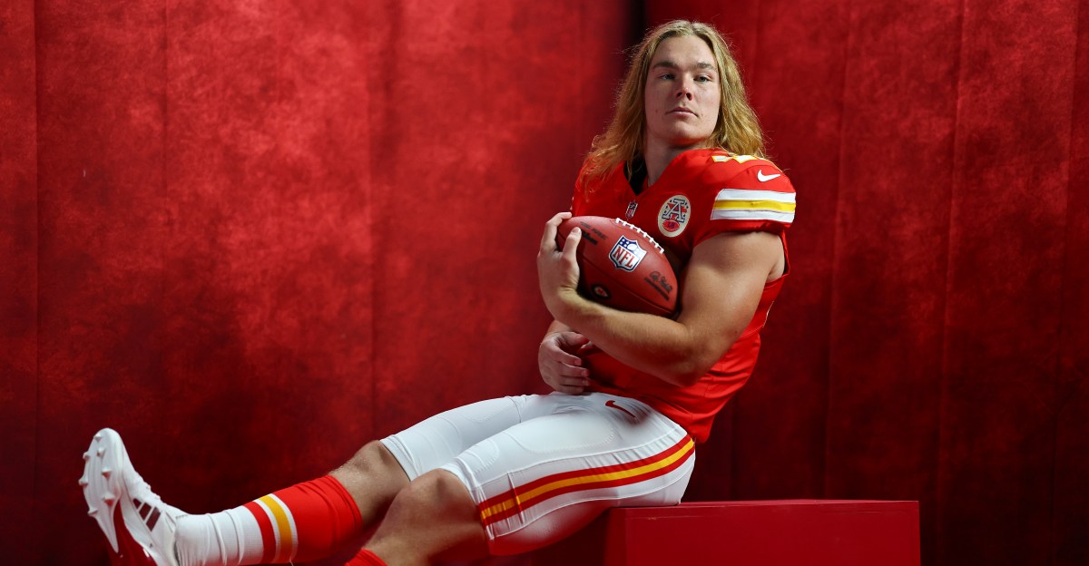 Eagles sign former Chiefs fullback