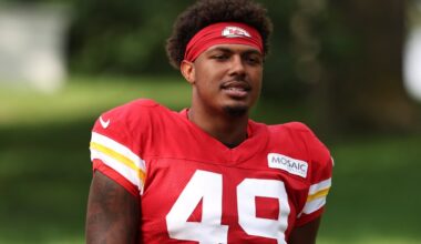 Chiefs keep tight end Tre Watson as practice squad contracts expire