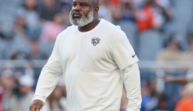 Chiefs hire Bears RBs coach Eric Bieniemy as new OC