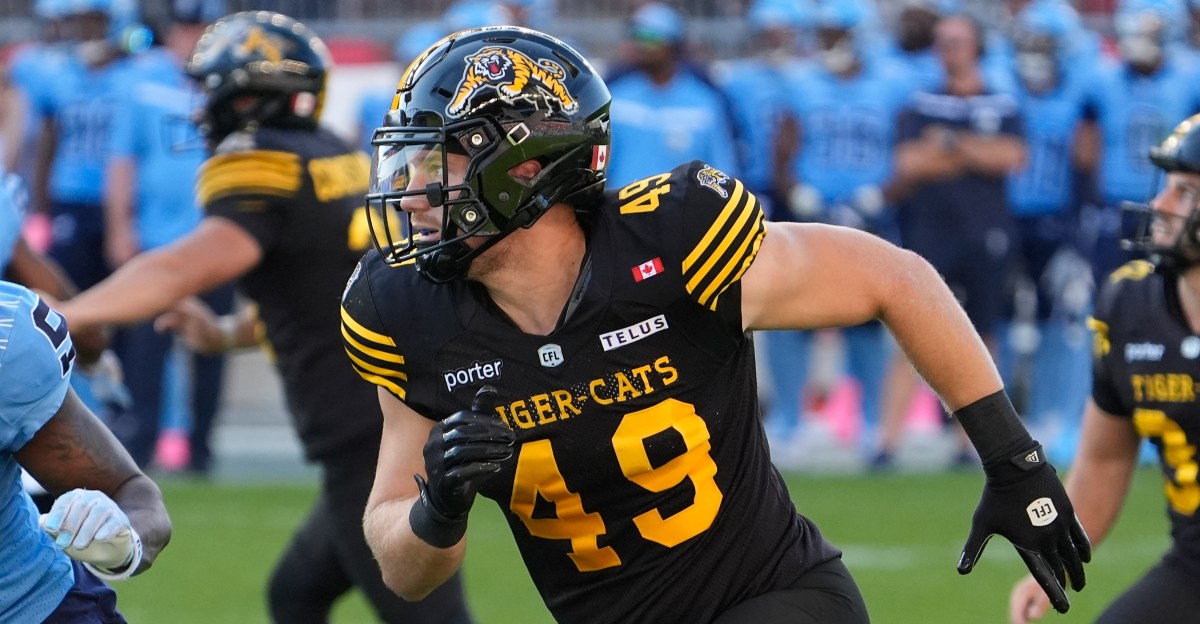 Colts sign former CFL standout linebacker Devin Veresuk to reserve/future contract