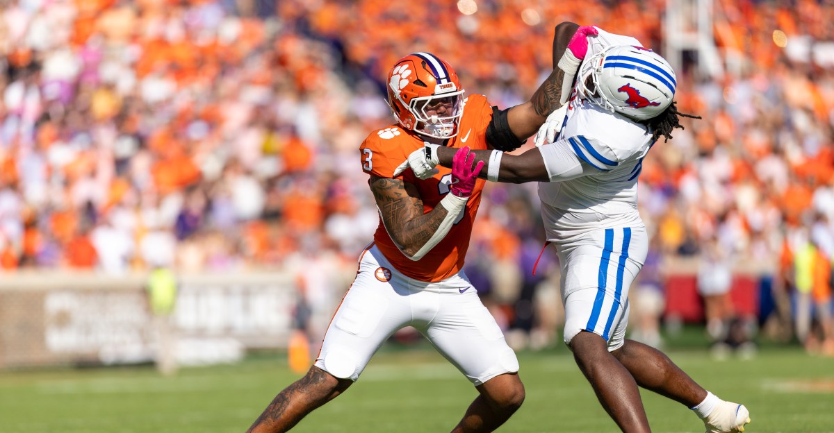 How should the Bears handle their pass rush this offseason?