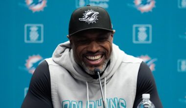 Baltimore Ravens request interview with Dolphins DC Anthony Weaver