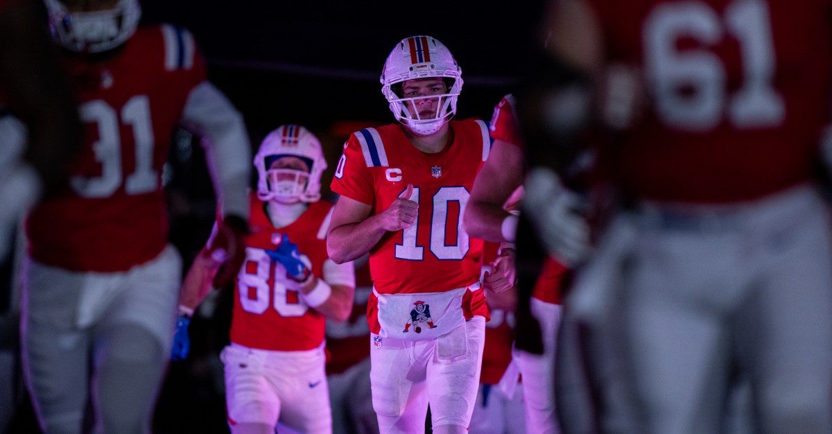 Sunday Patriots Notes: Drake Maye headlines playoff debutants