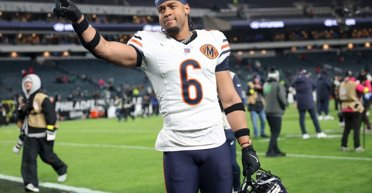 Chicago Bears designate 2 players to return from injured reserve
