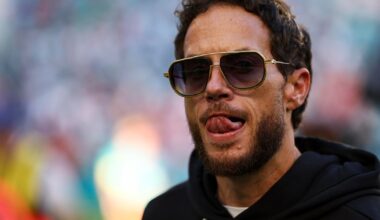 Chargers officially hire former Dolphins head coach Mike McDaniel as offensive coordinator