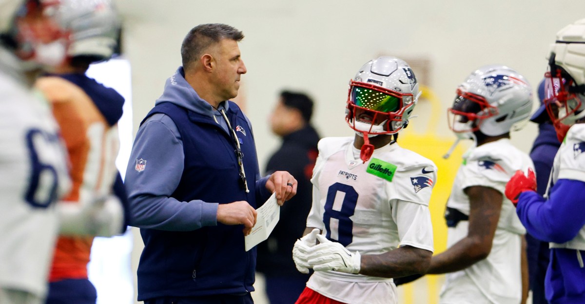 Sunday Patriots Notes: Off-field situation no distraction ahead of NFL playoffs