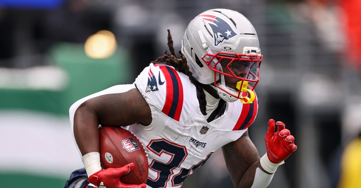 Patriots open 53-man roster spot by waiving veteran running back