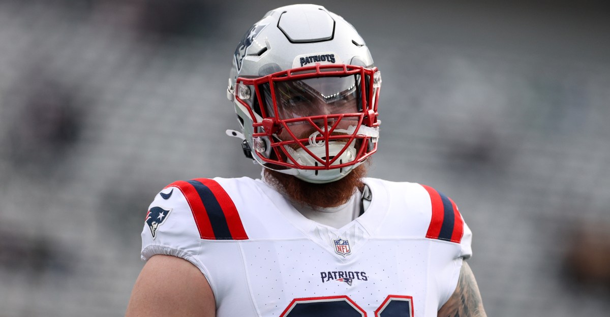 Patriots reportedly retain pair of recent roster cuts on practice squad