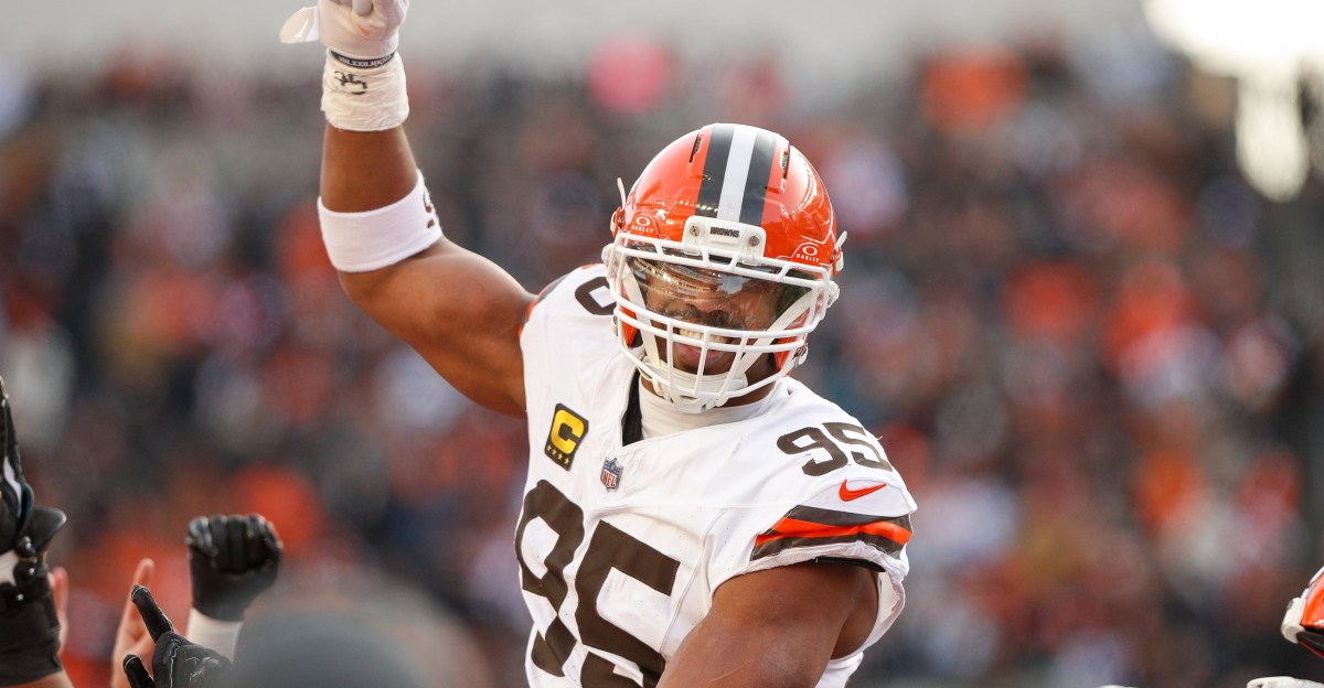 Browns’ Myles Garrett gets to the Hall of Fame (before Bill Belichick)