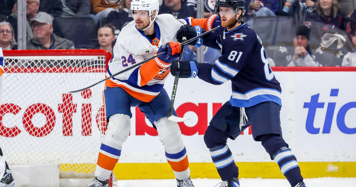 Lowry, Connor each have goal and assist as Jets beat Islanders 5-4