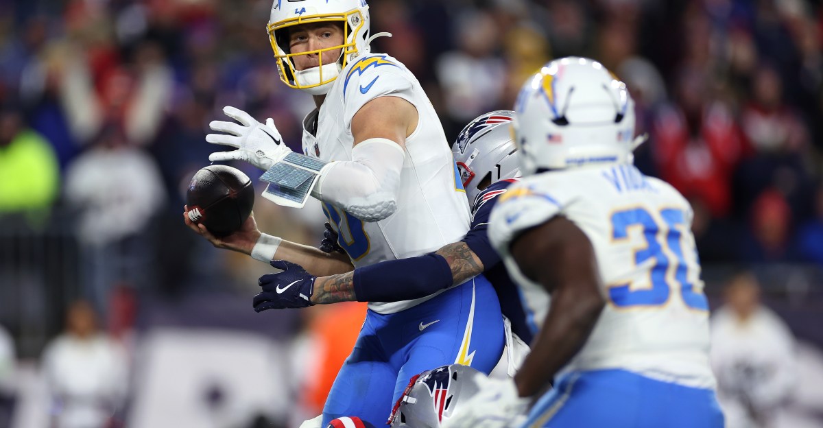 Chargers News: Titans hiring Robert Saleh as next head coach