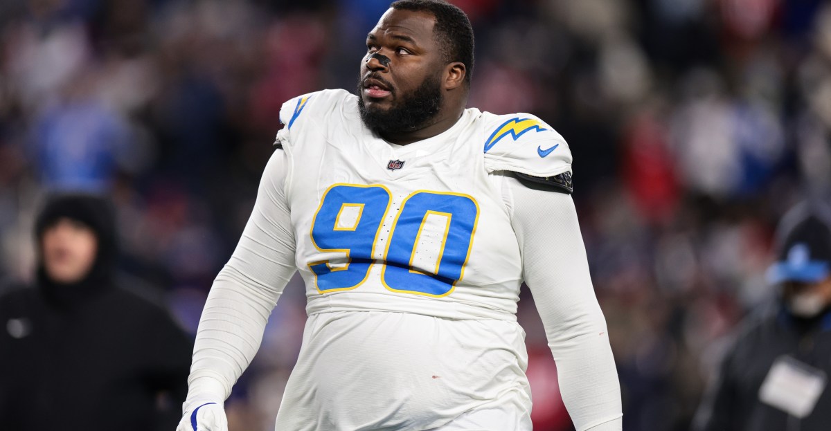 Chargers defensive lineman earns praise from analyst