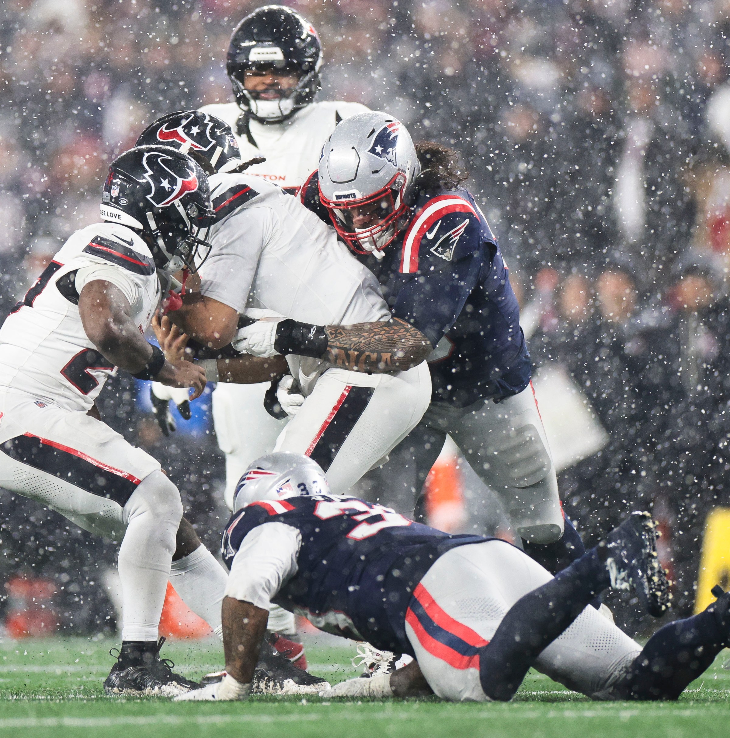 Patriots links 1/19/26: Pats Defense out-swarms Texans, 28-16