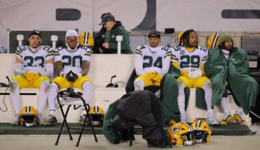 Packers blow big lead vs. Bears, setting up offseason of change in Green Bay