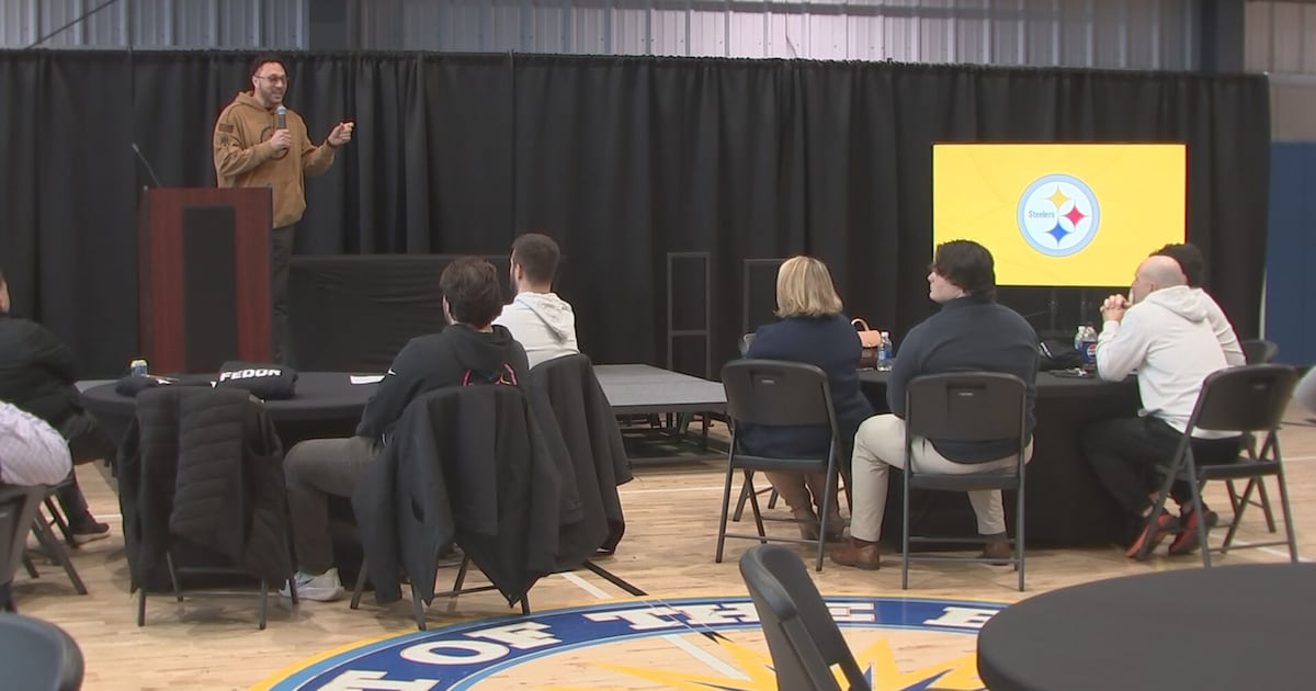 Pittsburgh Steelers recognize high school football leaders at award luncheon