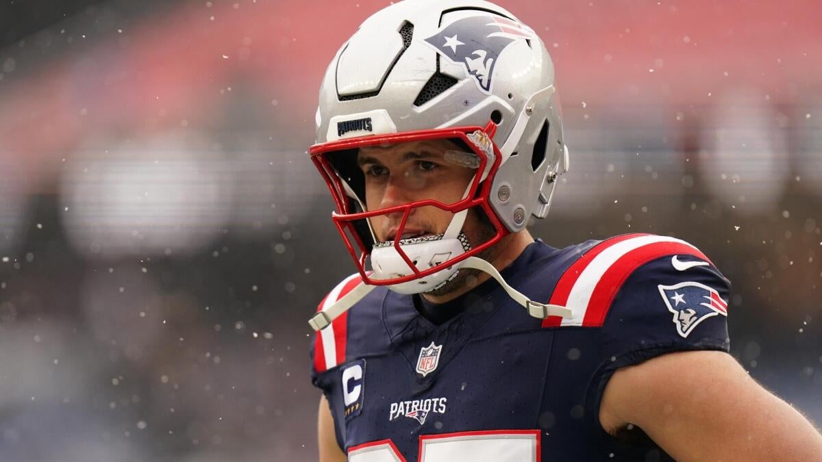 NFL picks: Expert includes Hunter Henry prop in Championship weekend parlay