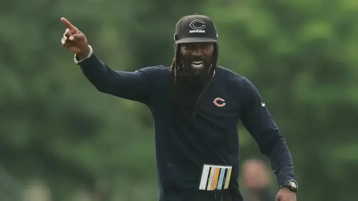 Saleh Joins Titans, Slimming Odds for Al Harris’s Bears Return