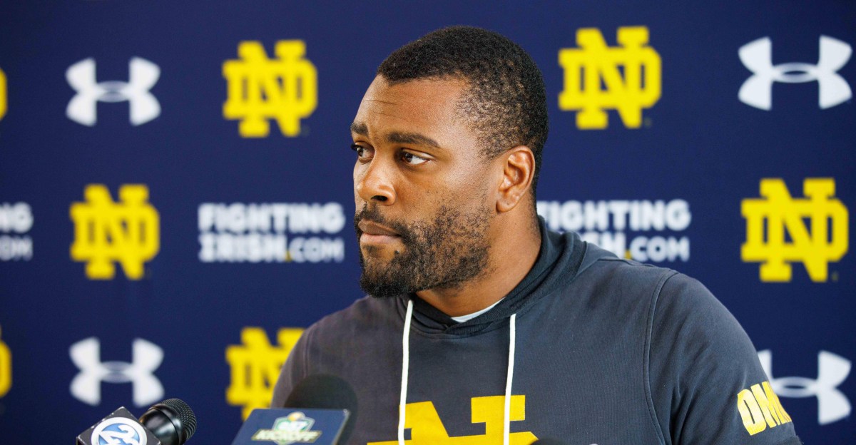 Ravens to hire Notre Dame DBs coach Mike Mickens