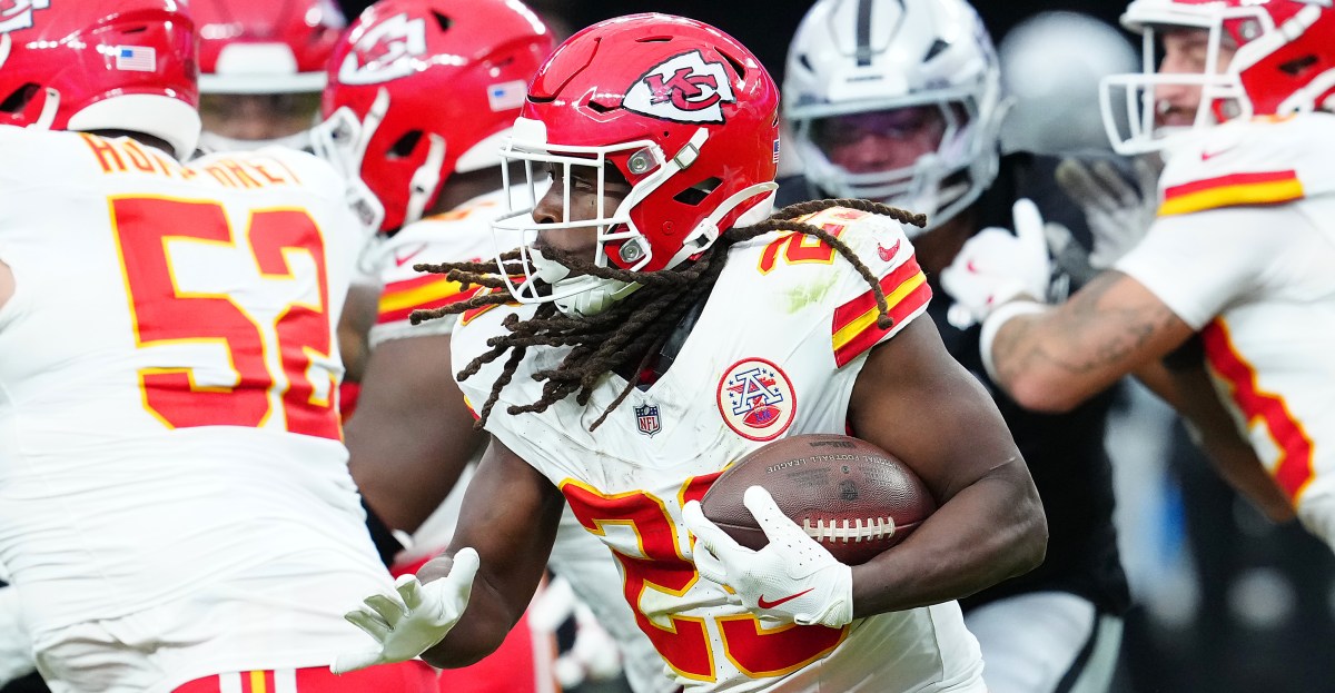 Chiefs face Raiders: Week 18 news, injury updates and previews